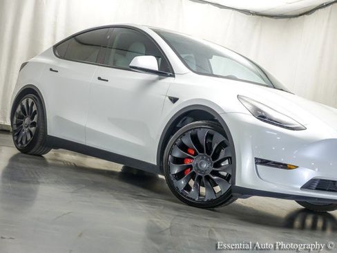 Used 2023 Tesla Model Y Performance AWD/4WD image 4
