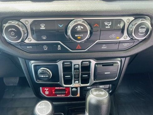 Used 2024 Jeep Wrangler Unlimited Sport AWD/4WD image 23