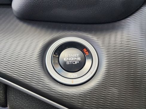 Used 2025 Jeep Grand Cherokee Laredo X image 32