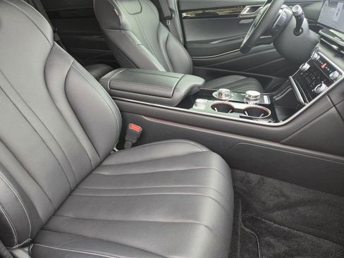 Used 2025 Genesis GV80 2.5T Standard AWD/4WD image 9