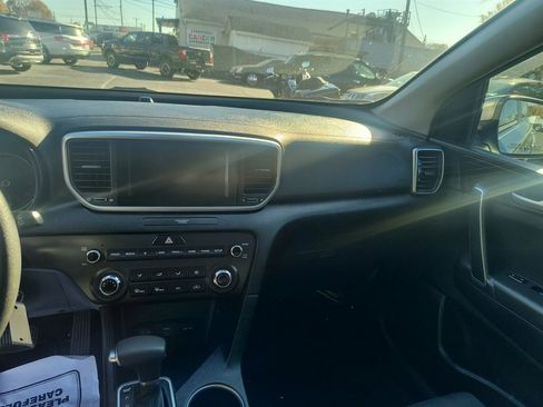 Used 2020 Kia Sportage LX image 17