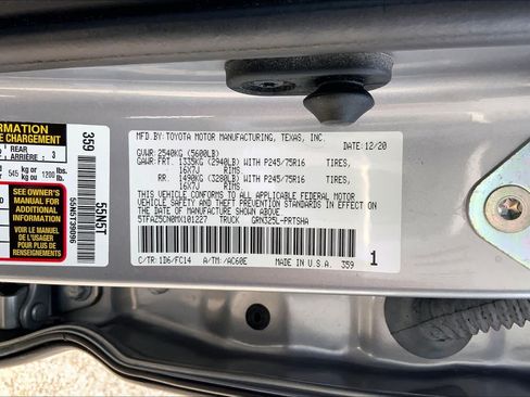 Used 2021 Toyota Tacoma SR5 RWD image 36