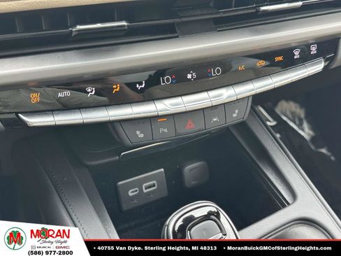 Certified 2024 Cadillac XT4 Luxury w/ Cold Weather Package AWD/4WD image 28