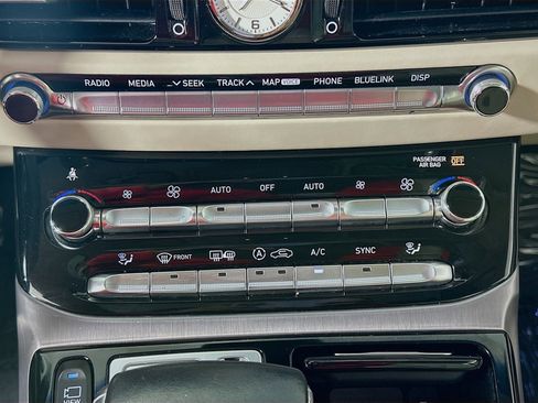 Used 2017 Genesis G90 5.0 Ultimate image 16