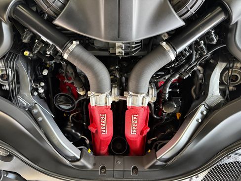 Used 2021 Ferrari Roma RWD image 36