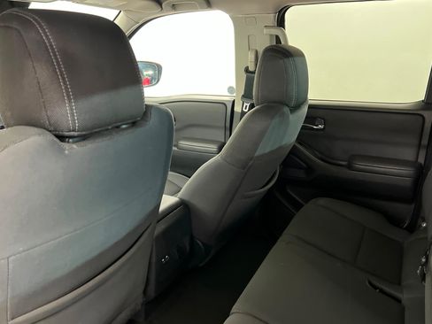 Used 2022 Nissan Frontier SV image 19