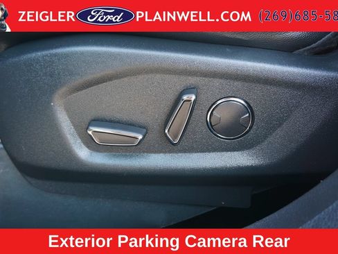 Used 2018 Ford Explorer XLT w/ Equipment Group 202A AWD/4WD image 21