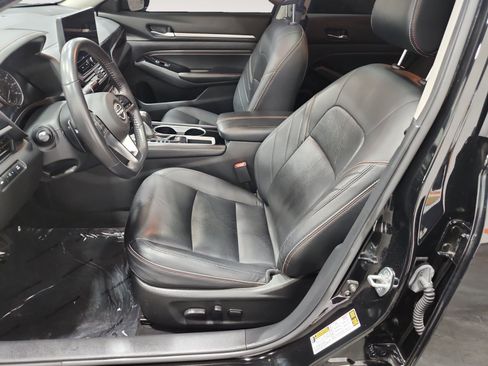 Used 2023 Nissan Altima 2.5 SR w/ SR Premium Package FWD image 9
