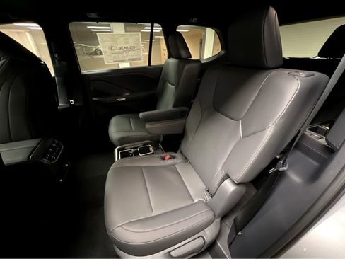 New 2026 Lexus TX 500h AWD image 19