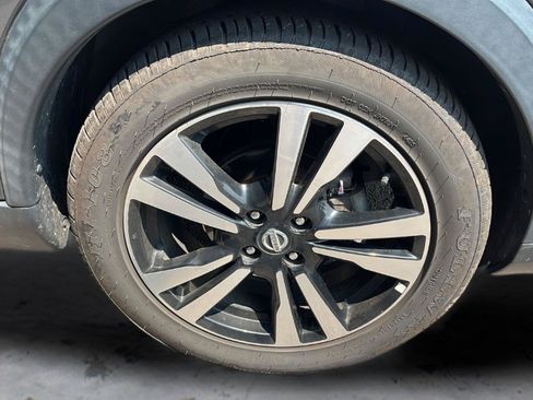 Used 2019 Nissan Kicks SV FWD image 10