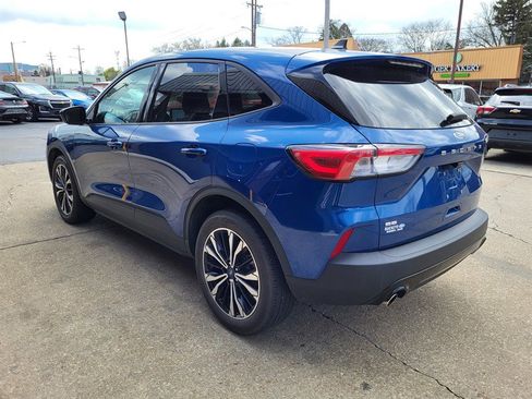 Used 2022 Ford Escape SE w/ SE Sport Appearance Package FWD image 5