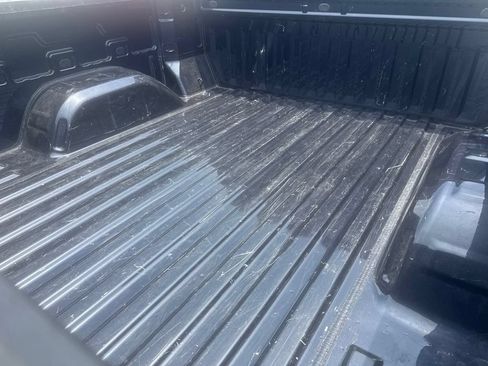 Used 2023 Chevrolet Silverado 1500 LT AWD/4WD image 6