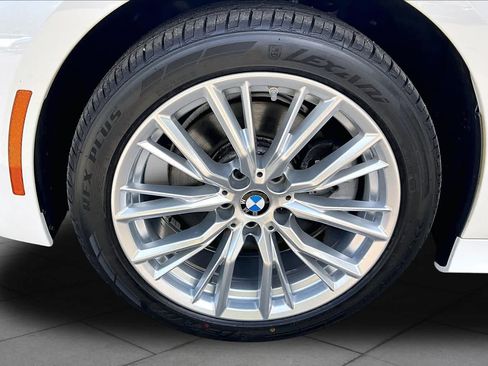 Used 2023 BMW 330i xDrive Sedan w/ Driving Assistance Package AWD/4WD image 11