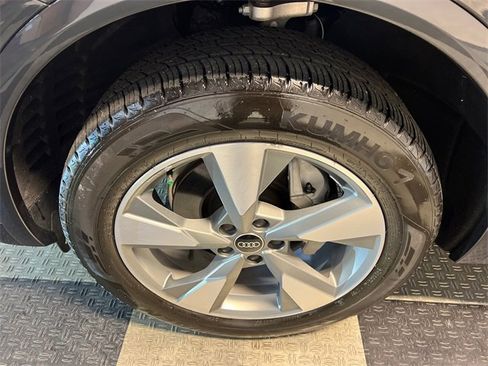 Used 2024 Audi Q5 2.0T Premium Plus w/ Premium Plus Package image 9