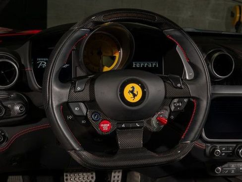 Used 2019 Ferrari Portofino image 12