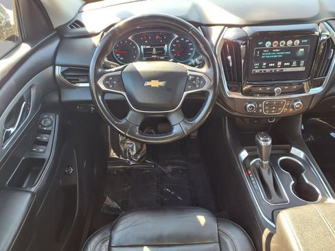 Used 2019 Chevrolet Traverse LT w/ LT Premium Package image 4
