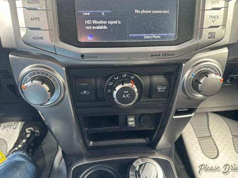Used 2016 Toyota 4Runner SR5 AWD/4WD image 15