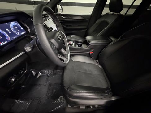 Used 2024 Jeep Grand Cherokee Altitude AWD/4WD image 19