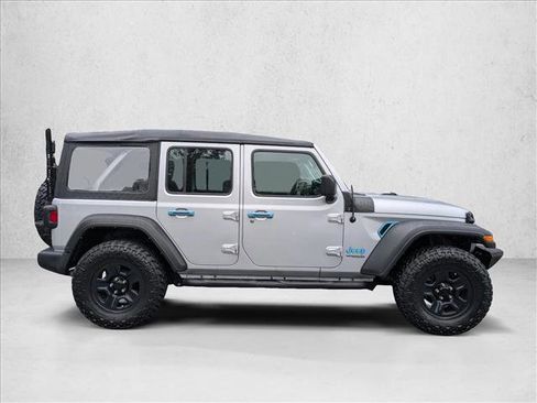 Used 2022 Jeep Wrangler Unlimited Sport image 4