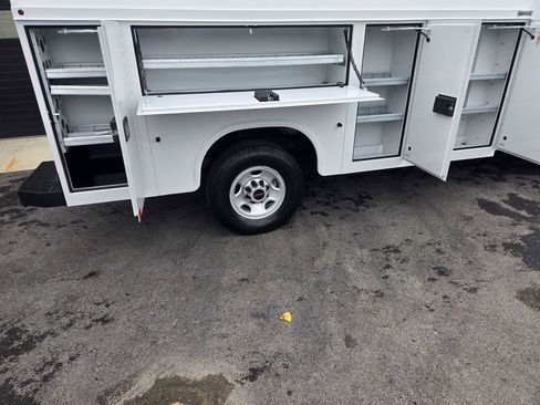 Used 2019 GMC Savana 3500 w/ Power Convenience Package image 8