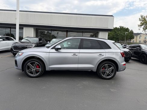 Used 2024 Audi Q5 e Premium Plus w/ Premium Plus Package AWD/4WD image 17