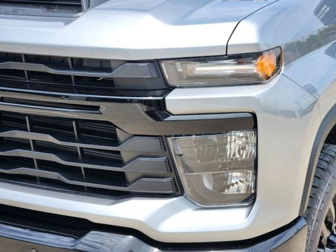 New 2026 Chevrolet Silverado 2500 Custom w/ Custom Value Package AWD/4WD image 9