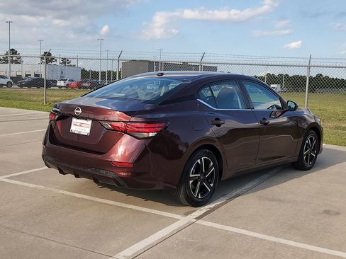 Used 2025 Nissan Sentra SV image 5