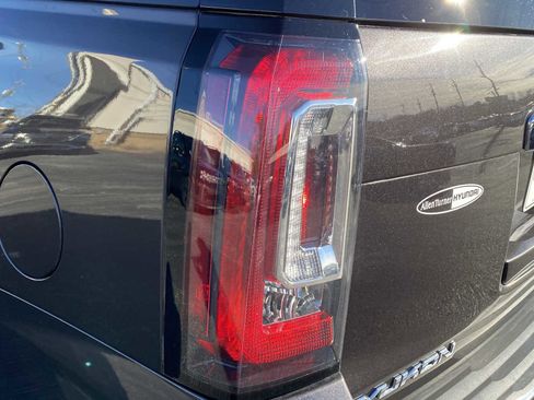 Used 2015 GMC Yukon Denali w/ Open Road Package image 11