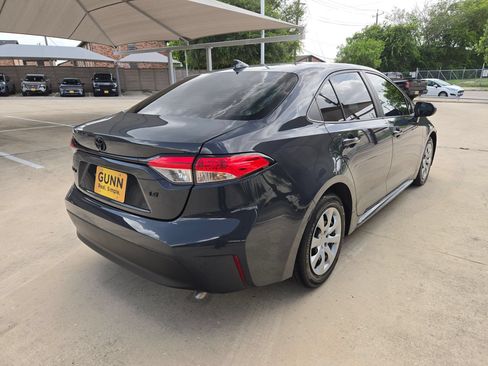 Used 2023 Toyota Corolla LE FWD image 3