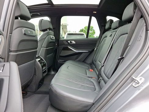 Used 2025 BMW X5 xDrive50e AWD/4WD image 10