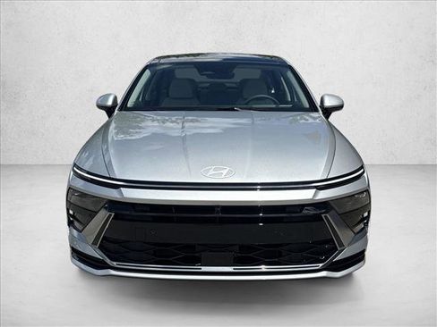 Certified 2025 Hyundai Sonata Limited FWD image 6