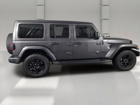 Used 2021 Jeep Wrangler Unlimited Sahara AWD/4WD image 4