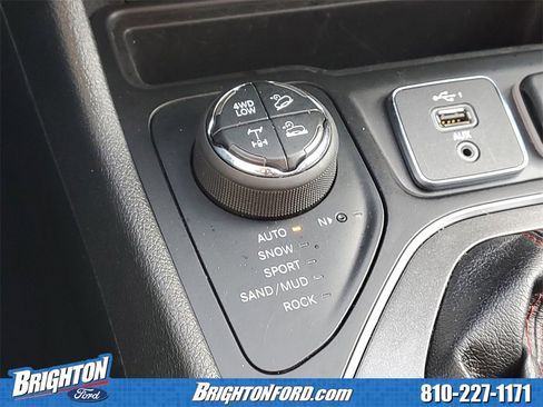 Used 2019 Jeep Cherokee Trailhawk w/ Comfort/Convenience Group image 27