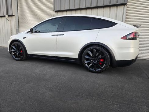 Used 2021 Tesla Model X Performance image 4