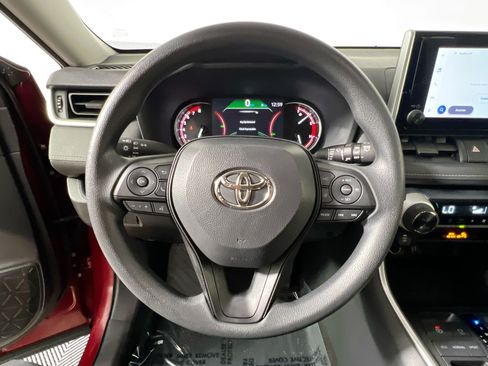Used 2025 Toyota RAV4 XLE FWD image 18