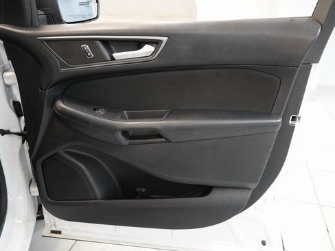 Used 2015 Ford Edge SE image 30