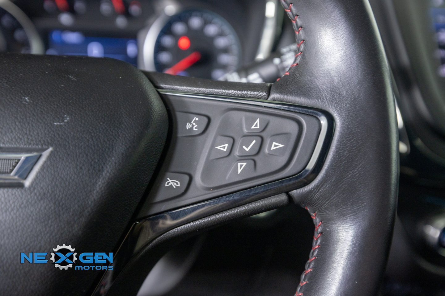 Used 2022 Chevrolet Equinox RS w/ LPO, Floor Liner Package FWD image 16