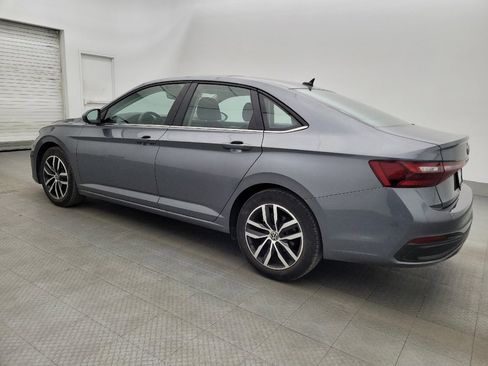 Used 2025 Volkswagen Jetta SE FWD image 3