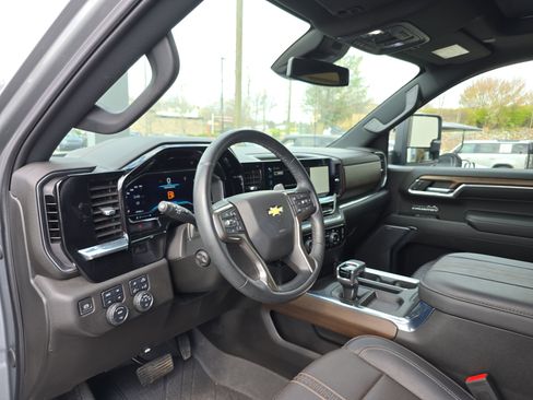 Used 2024 Chevrolet Silverado 1500 High Country w/ High Country Premium Package image 24