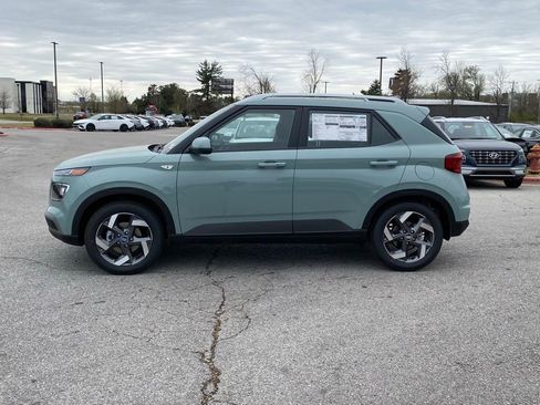 New 2026 Hyundai Venue SEL FWD image 4