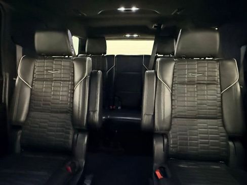 Used 2022 Cadillac Escalade ESV Sport Platinum w/ Heavy-Duty Trailer Package AWD/4WD image 33