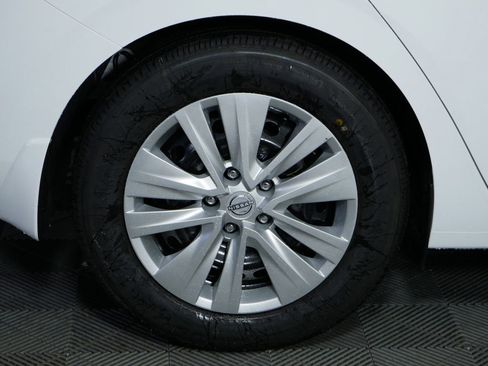 Used 2025 Nissan Sentra S image 11