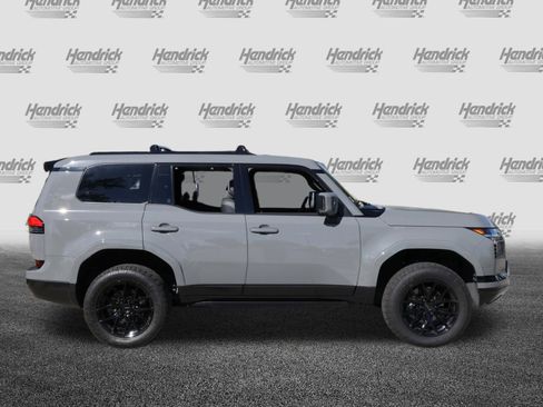 Used 2024 Lexus GX 550 w/ Accessory Package (2T) AWD/4WD image 10