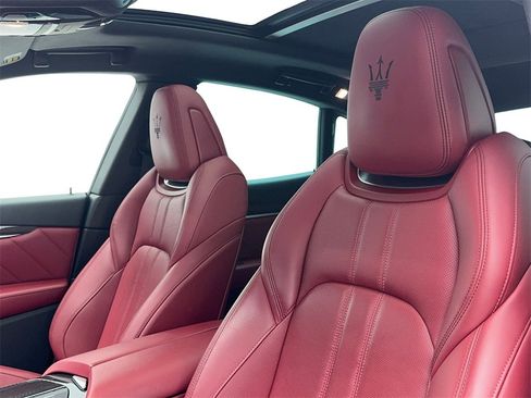 Used 2021 Maserati Levante S GranSport image 35