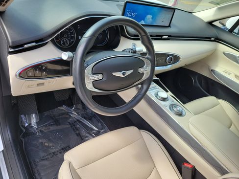 Used 2023 Genesis GV70 2.5T w/ Advanced Package image 16