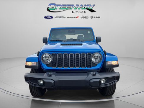 New 2025 Jeep Gladiator Sport image 2