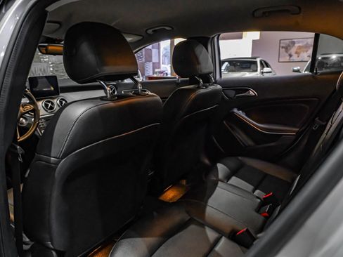 Used 2018 Mercedes-Benz GLA 250 4MATIC image 35