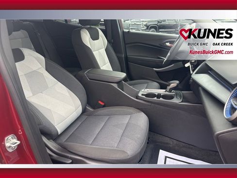 Used 2025 Chevrolet Trax LS image 16