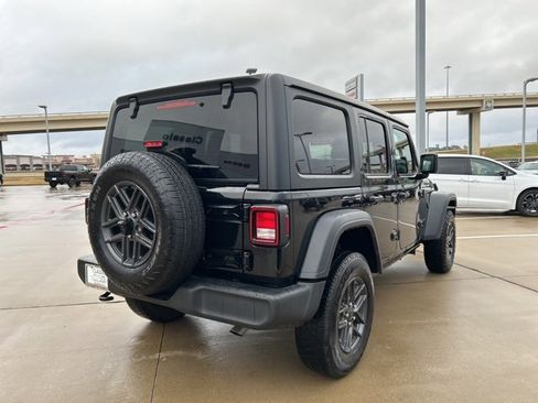 Used 2024 Jeep Wrangler Sport S image 14