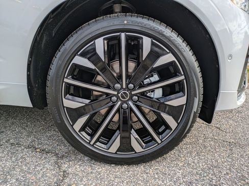 New 2026 Volvo XC60 B5 Ultra w/ Protection Package Premier image 11